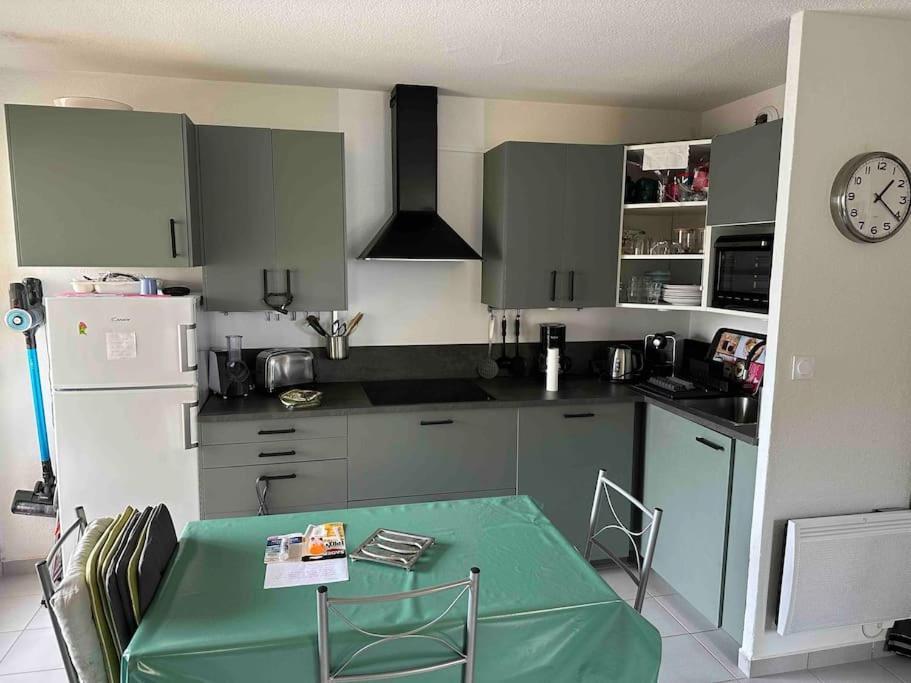 Appartement Face A La Mer Canet En Roussillon Buitenkant foto